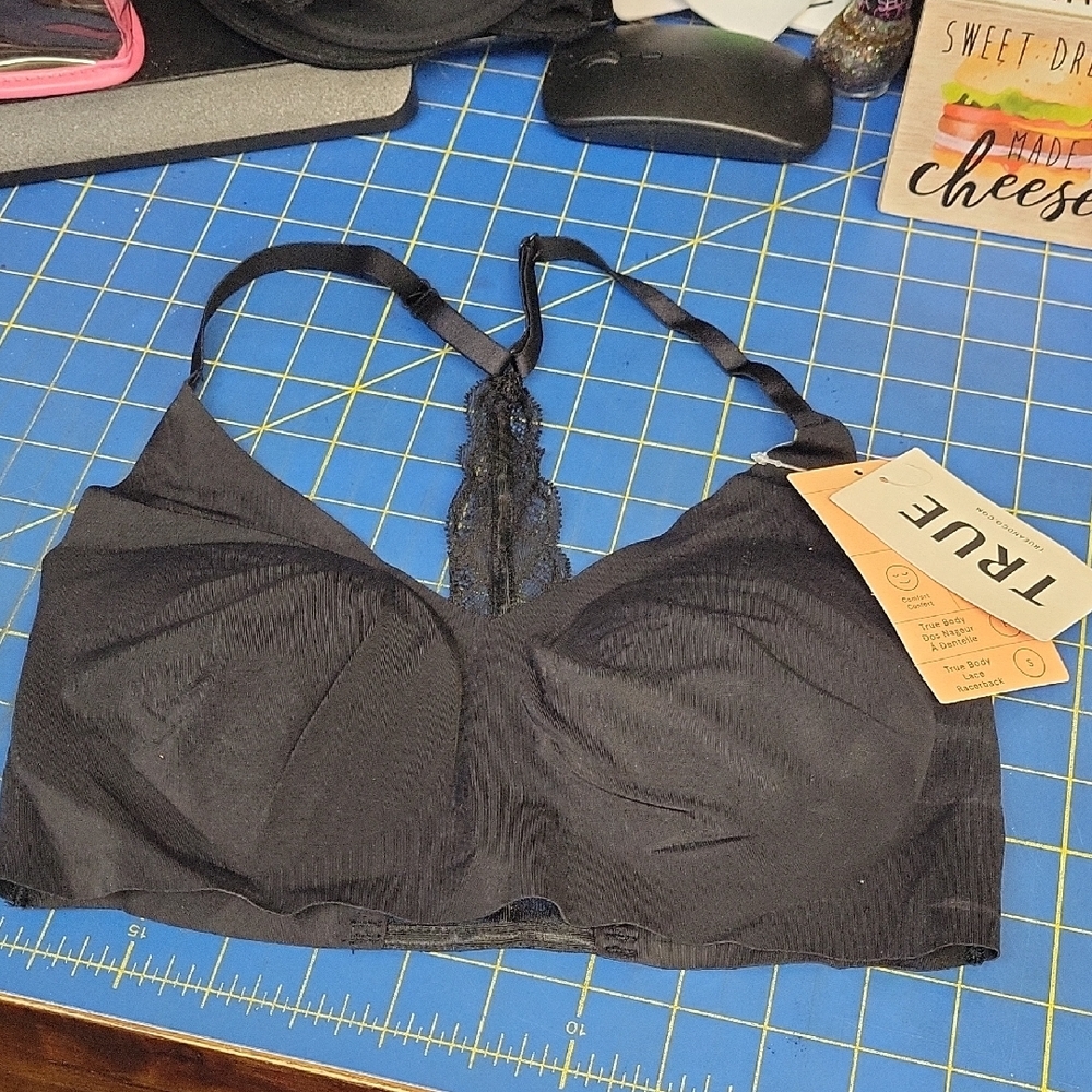 True Body Triangle Black Lace Bralette NWT MSRP $52